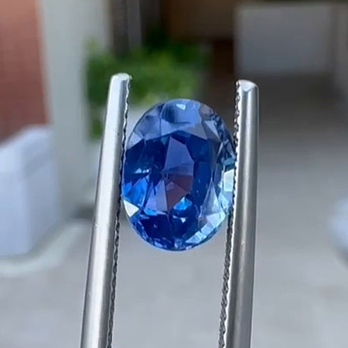 Natural blue sapphire oval 3.11 ct, face-up photo
