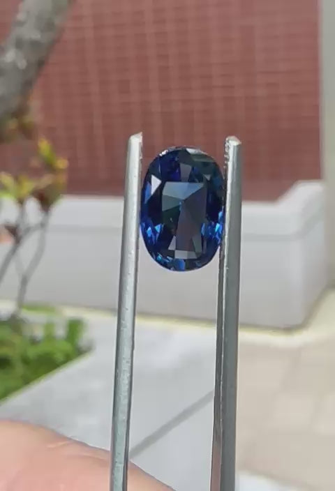 Video of Natural Blue Sapphire Oval 2.31 ct – Peacock Blue, No Heat