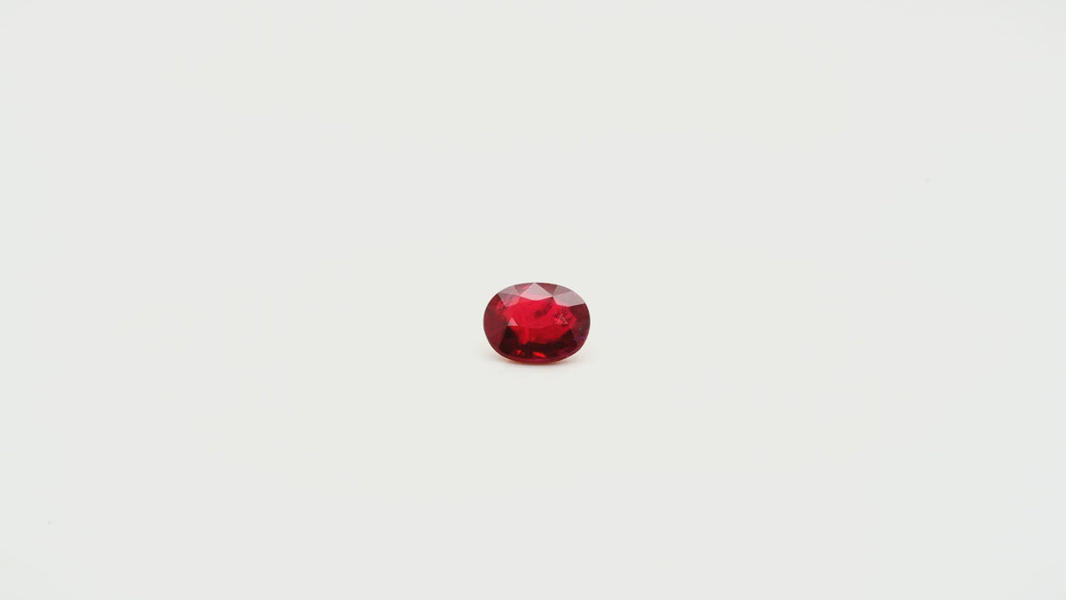 Video of Natural Ruby Oval 1.49 ct – Pigeon Blood, No Heat