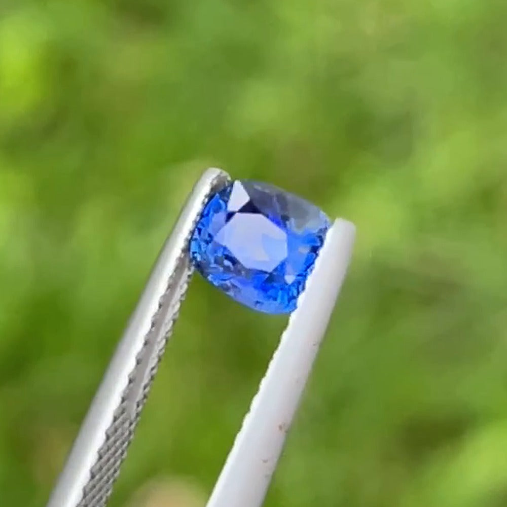 Natural blue sapphire cushion 1.14 ct, face-up photo