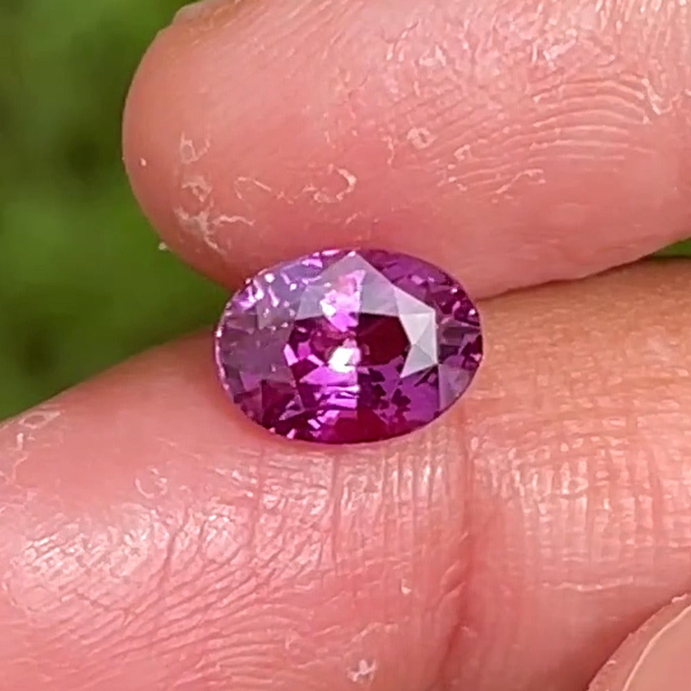 Natural pink sapphire oval 2.54 ct, face-up photo